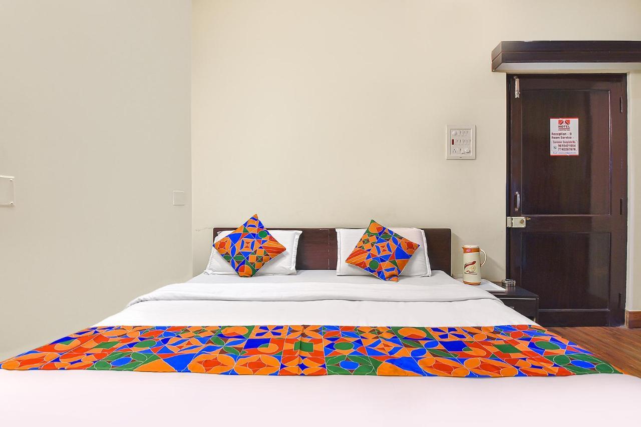 Collection O Royal Icon Hotel Udaipur Ngoại thất bức ảnh