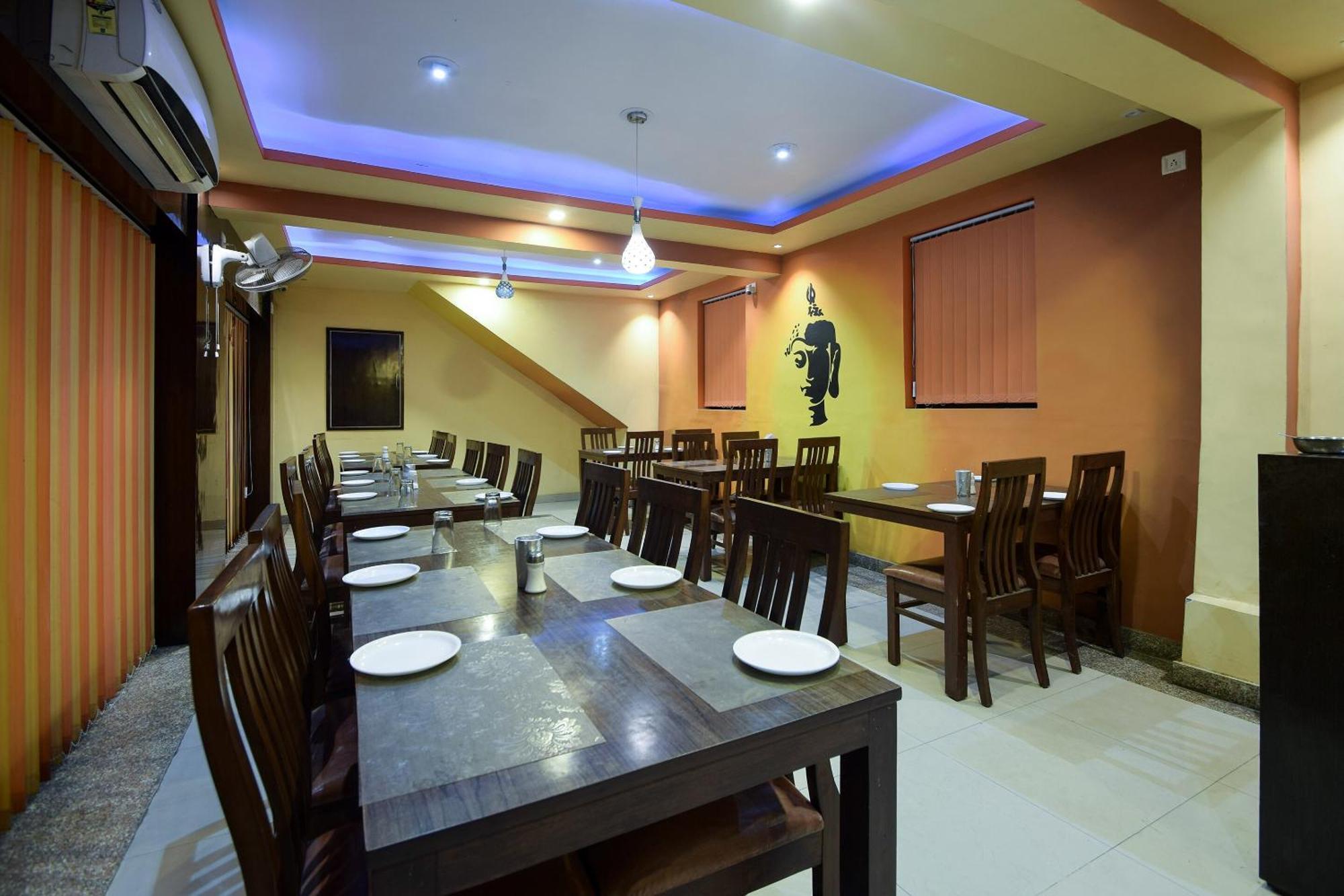 Collection O Royal Icon Hotel Udaipur Ngoại thất bức ảnh
