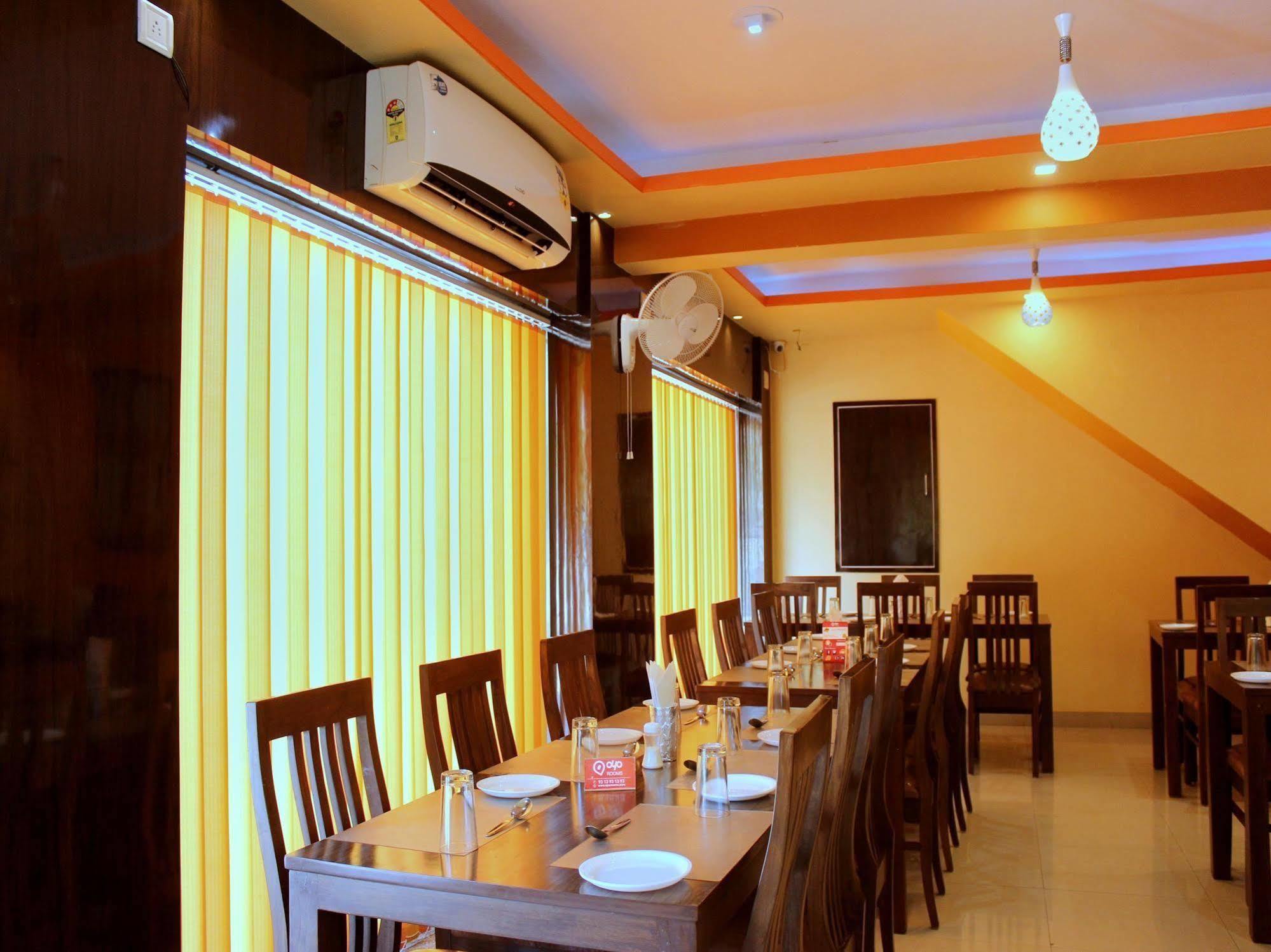 Collection O Royal Icon Hotel Udaipur Ngoại thất bức ảnh
